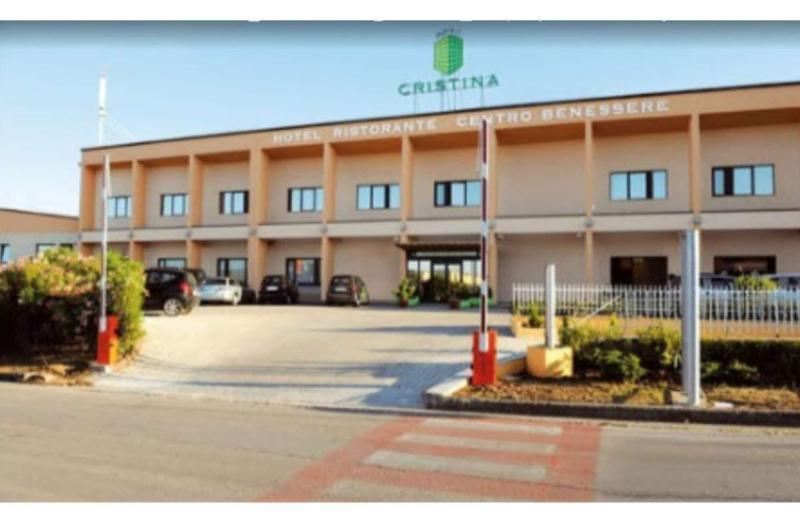 Hotel Cristina Rocca San Giovanni Exterior photo