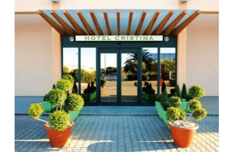 Hotel Cristina Rocca San Giovanni Exterior photo