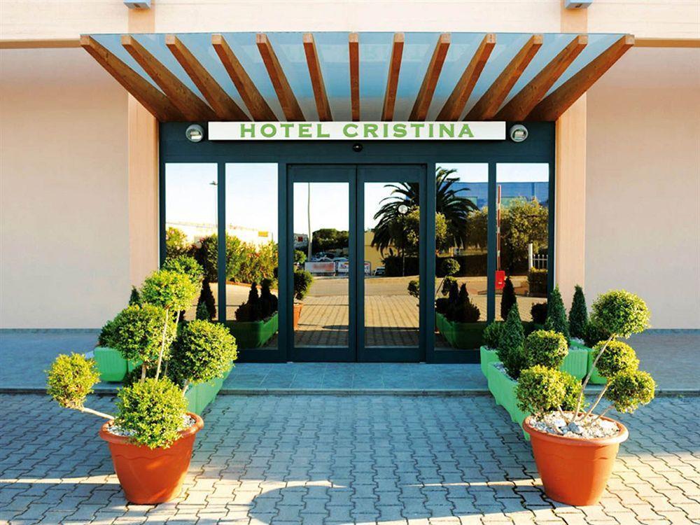 Hotel Cristina Rocca San Giovanni Exterior photo
