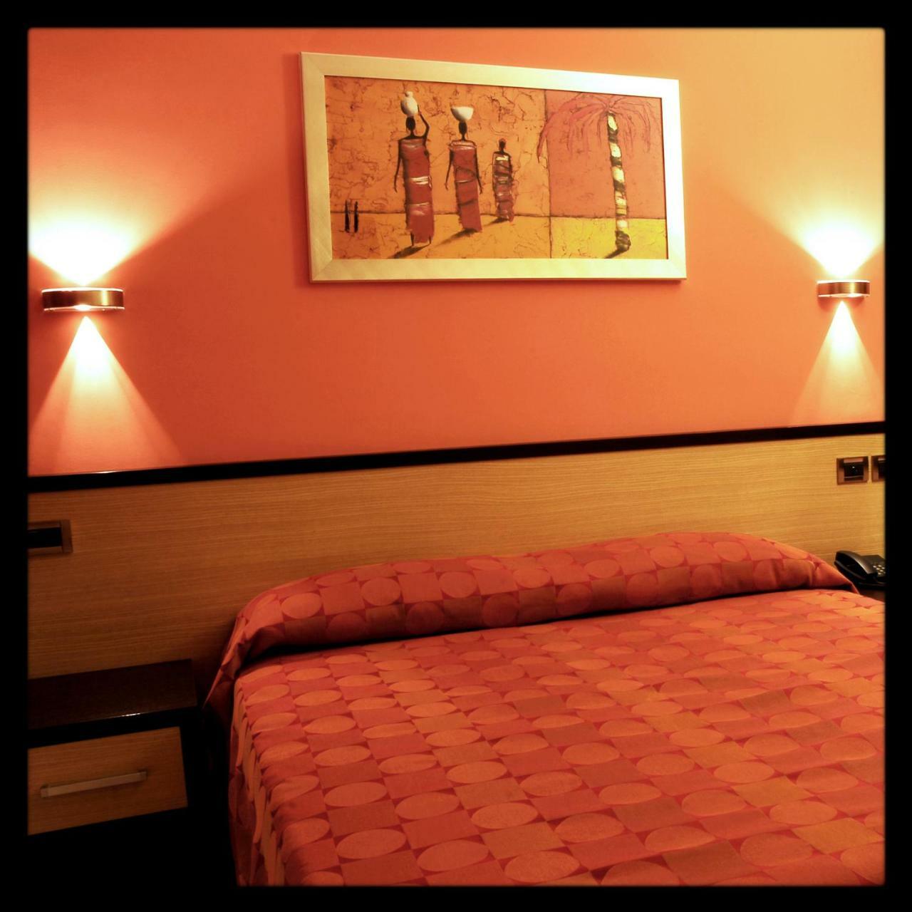 Hotel Cristina Rocca San Giovanni Exterior photo