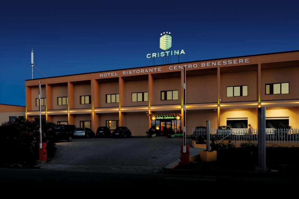 Hotel Cristina Rocca San Giovanni Exterior photo