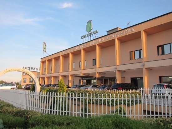 Hotel Cristina Rocca San Giovanni Exterior photo